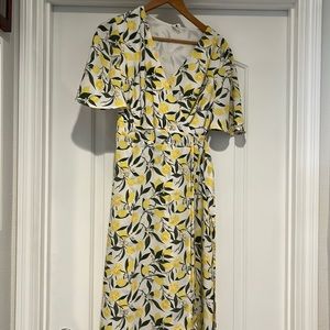 Mimi + Daphne lemon print maxi dress sz: S